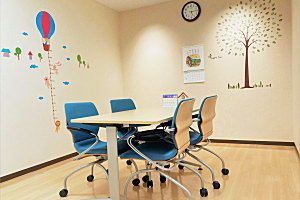 公式センター紹介に掲載された個別相談のための室内。
