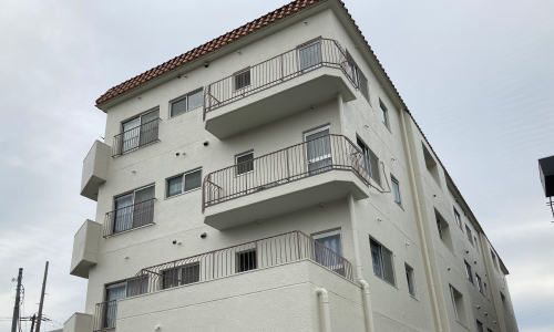 公式お客様の声セクション由来の横浜市内マンション外観画像