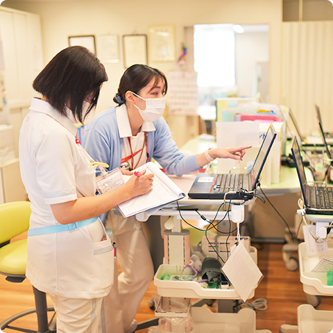 県立二葉の里病院で連携する看護師