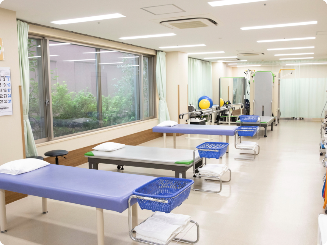 公式施設紹介に掲載される外来・作業療法室のリハビリ設備