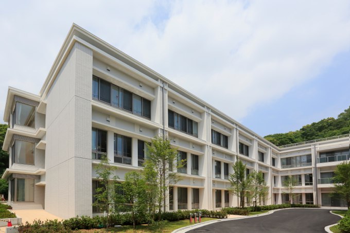 公式院内案内に掲載された病院建物の外観