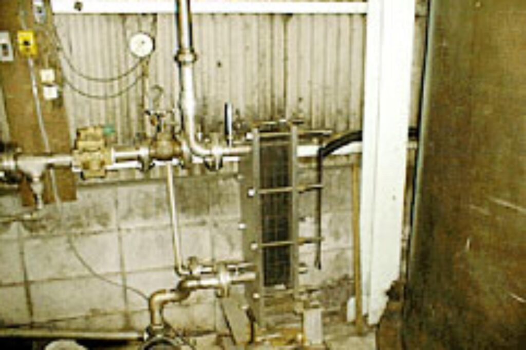 公式「製造工程」掲載の醤油製造設備
