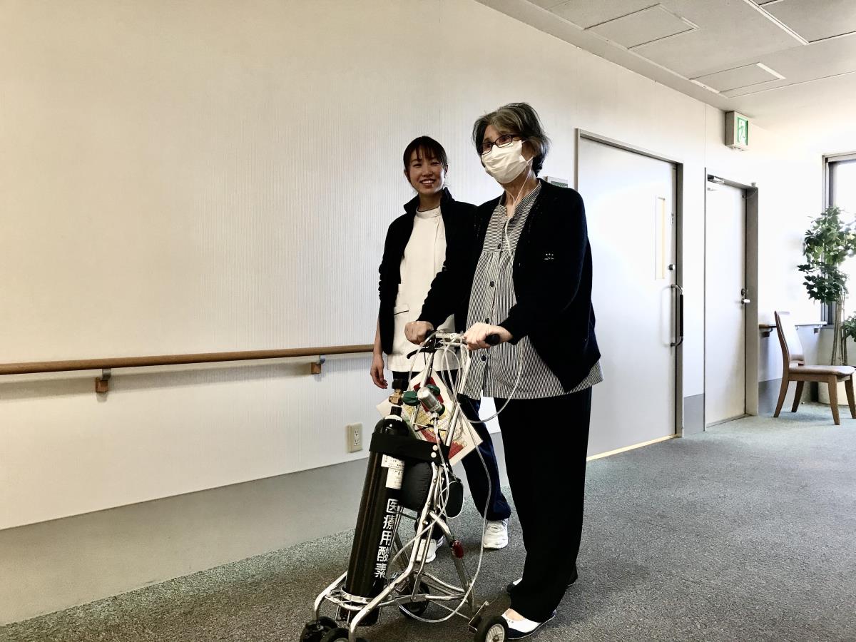 歩行練習を行うリハビリテーション
