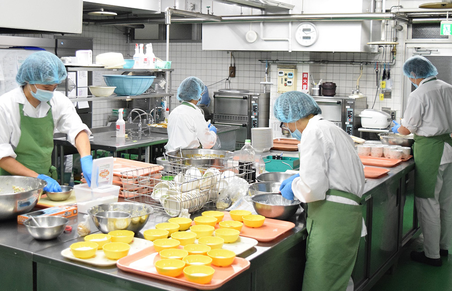 公式部署紹介に掲載された栄養部門の厨房