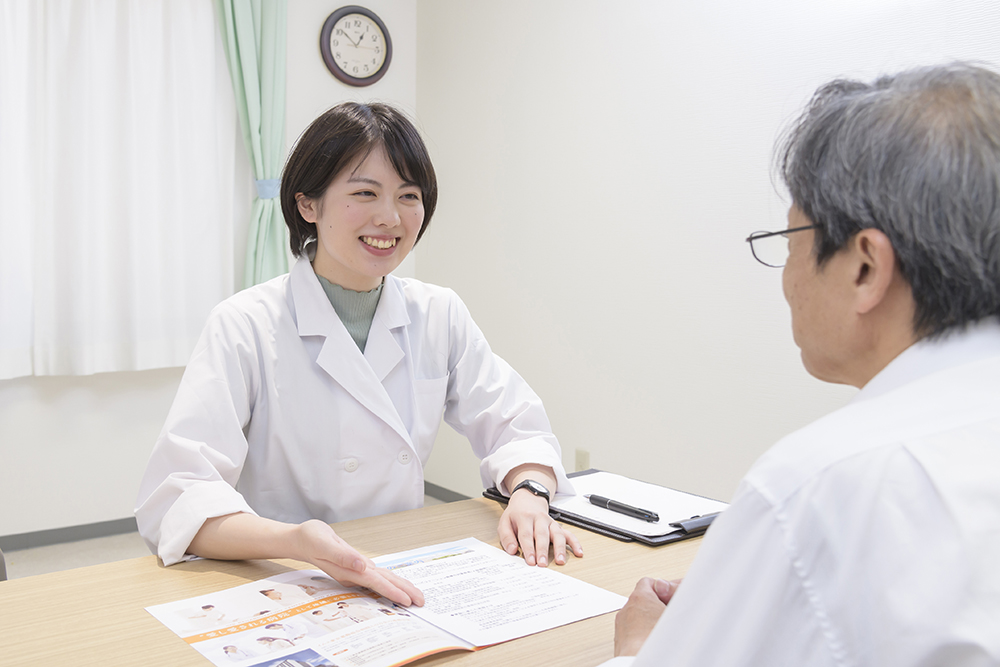 医師と患者の相談場面