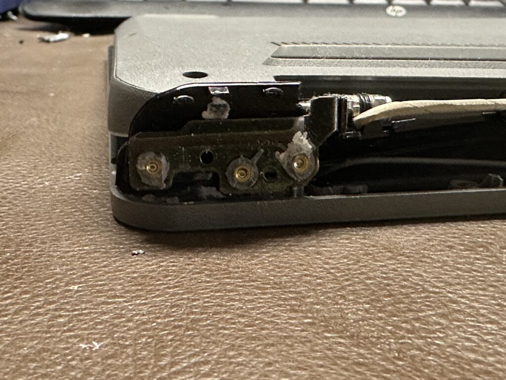 ヒンジ故障