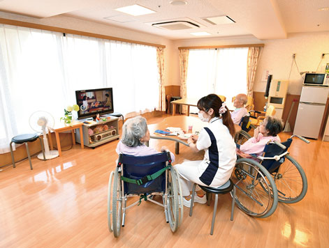 公式の病院の特徴に掲載される病棟での活動風景