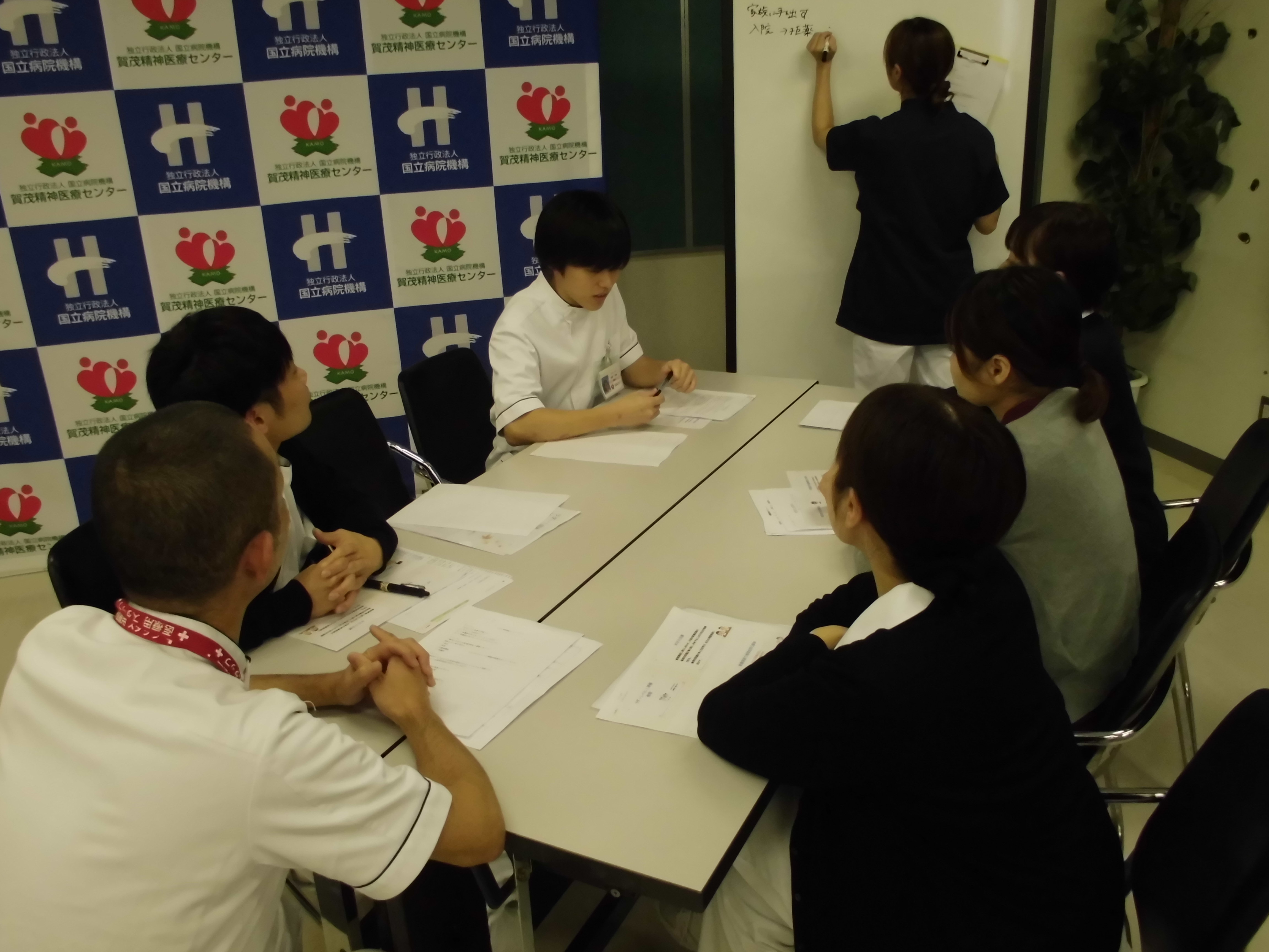 看護部の倫理研修を示す公式写真