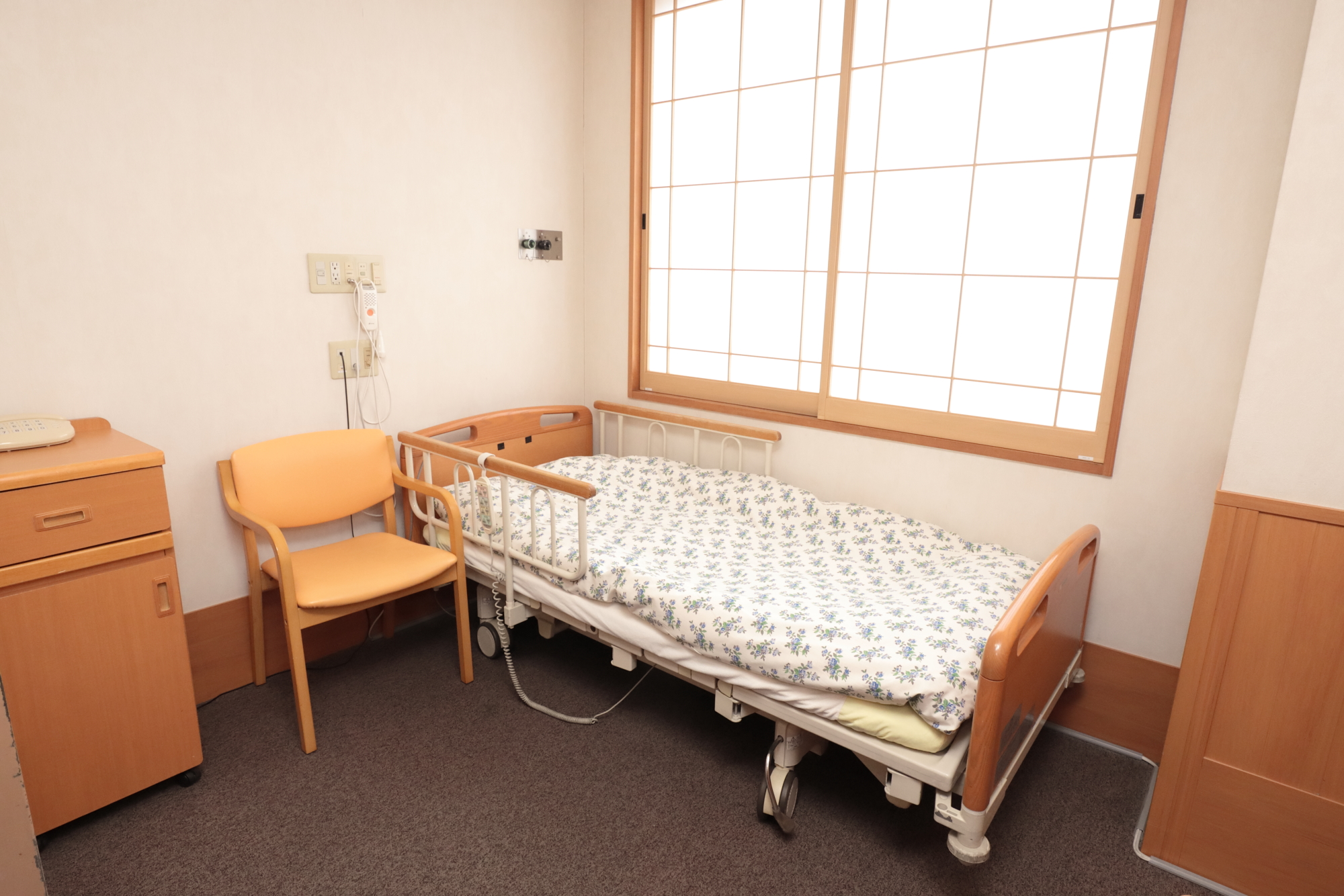 公式の施設紹介に掲載される個室の病室
