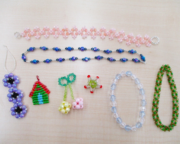 ビーズで作られたアクセサリー