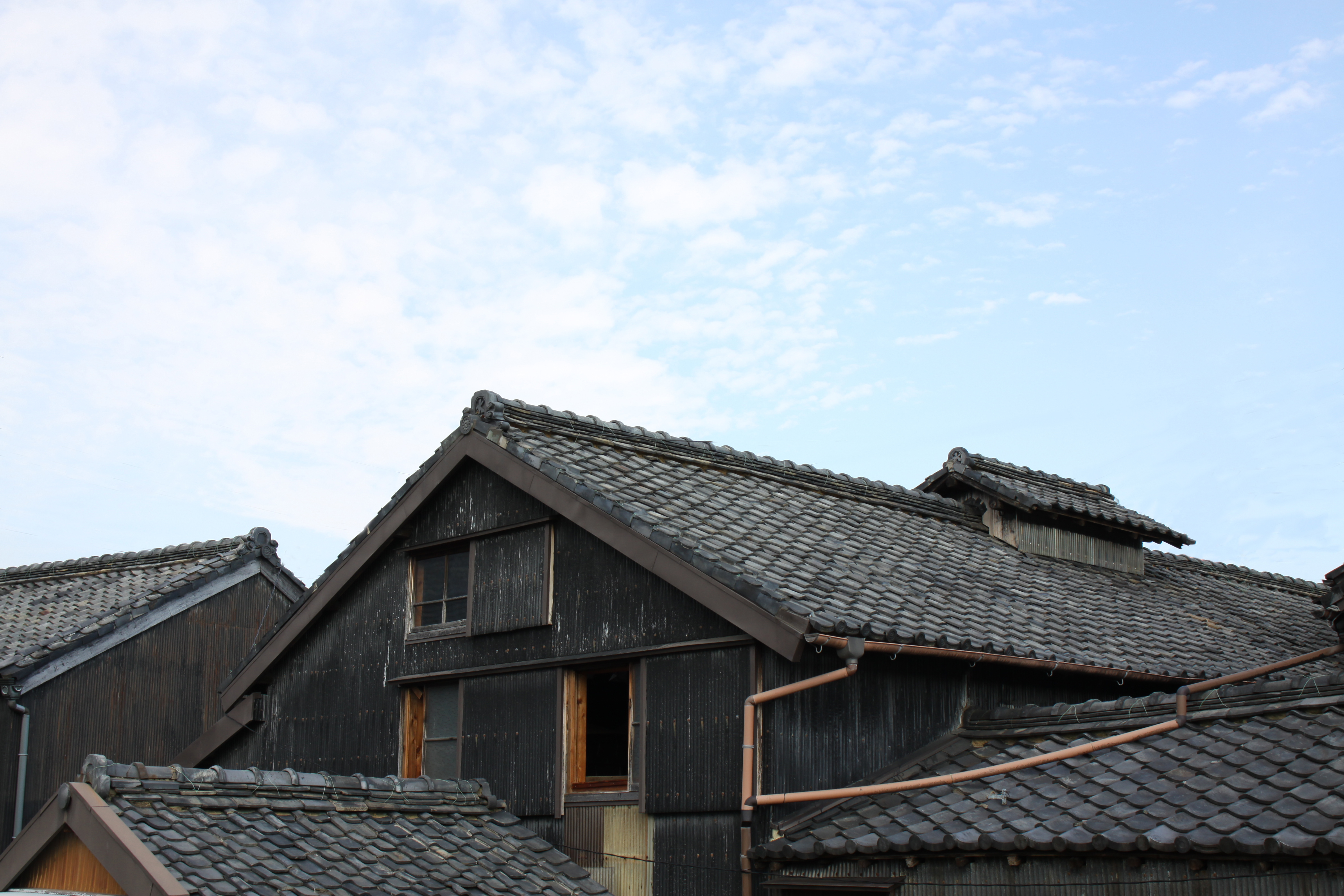 公式南蔵歴史ページに掲載された瓦屋根の蔵建物