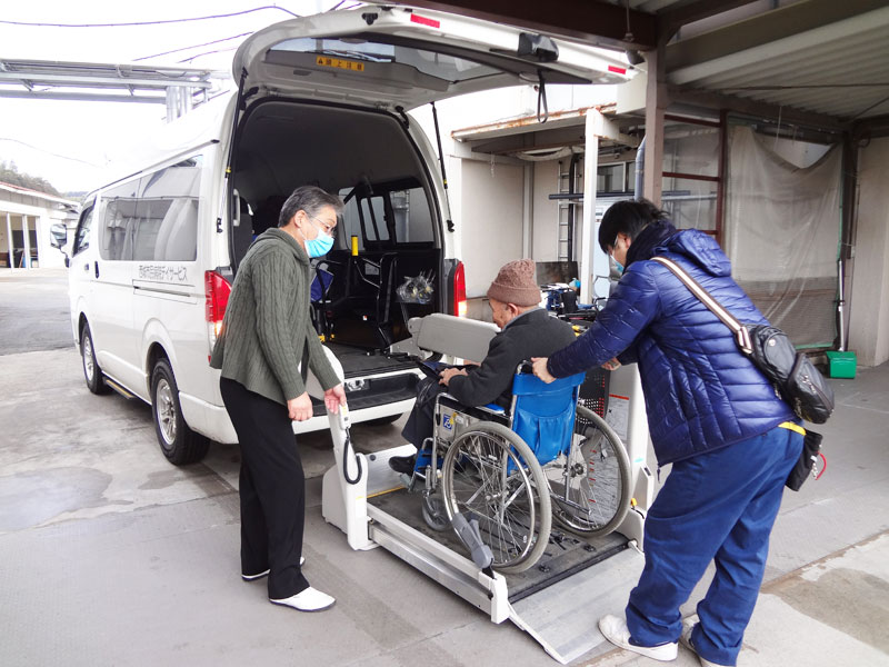 庄原市立西城市民病院訪問リハビリテーションの車両