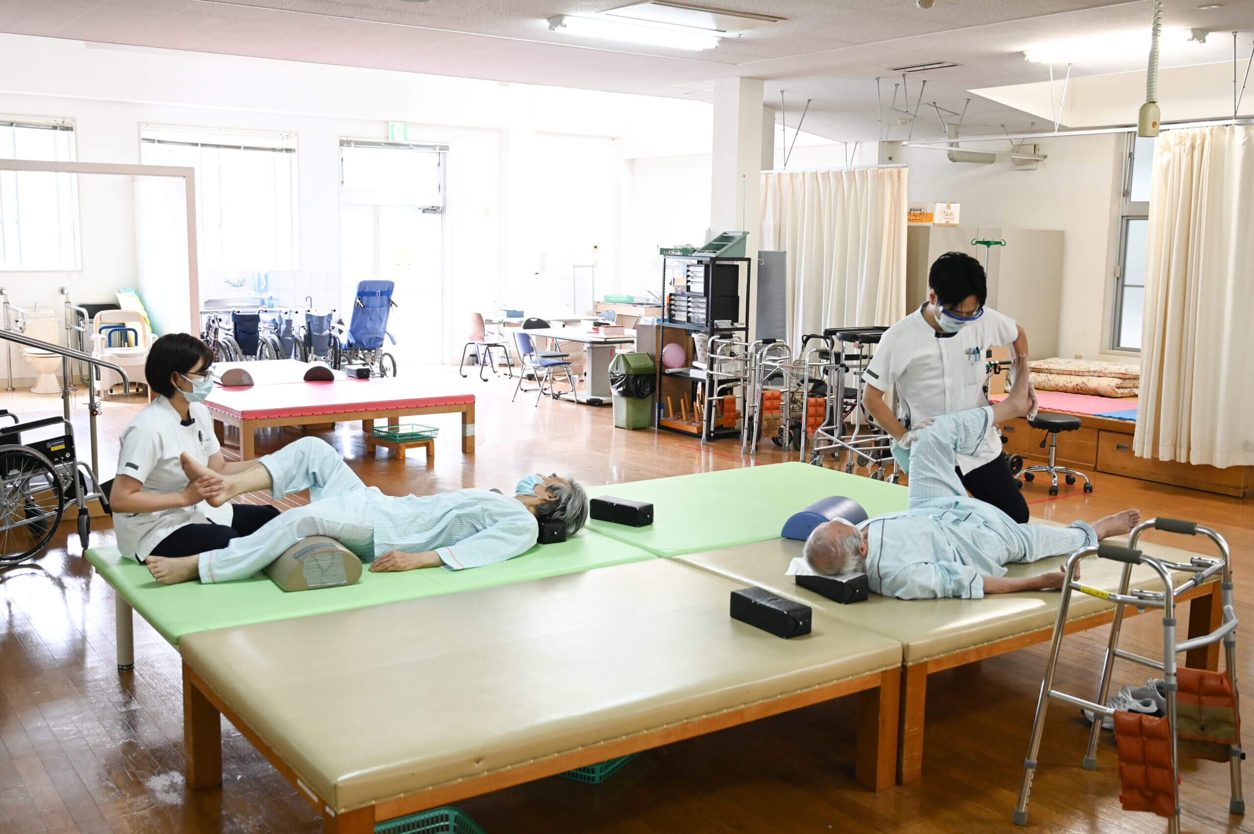複数の利用者を支援するリハビリテーション室