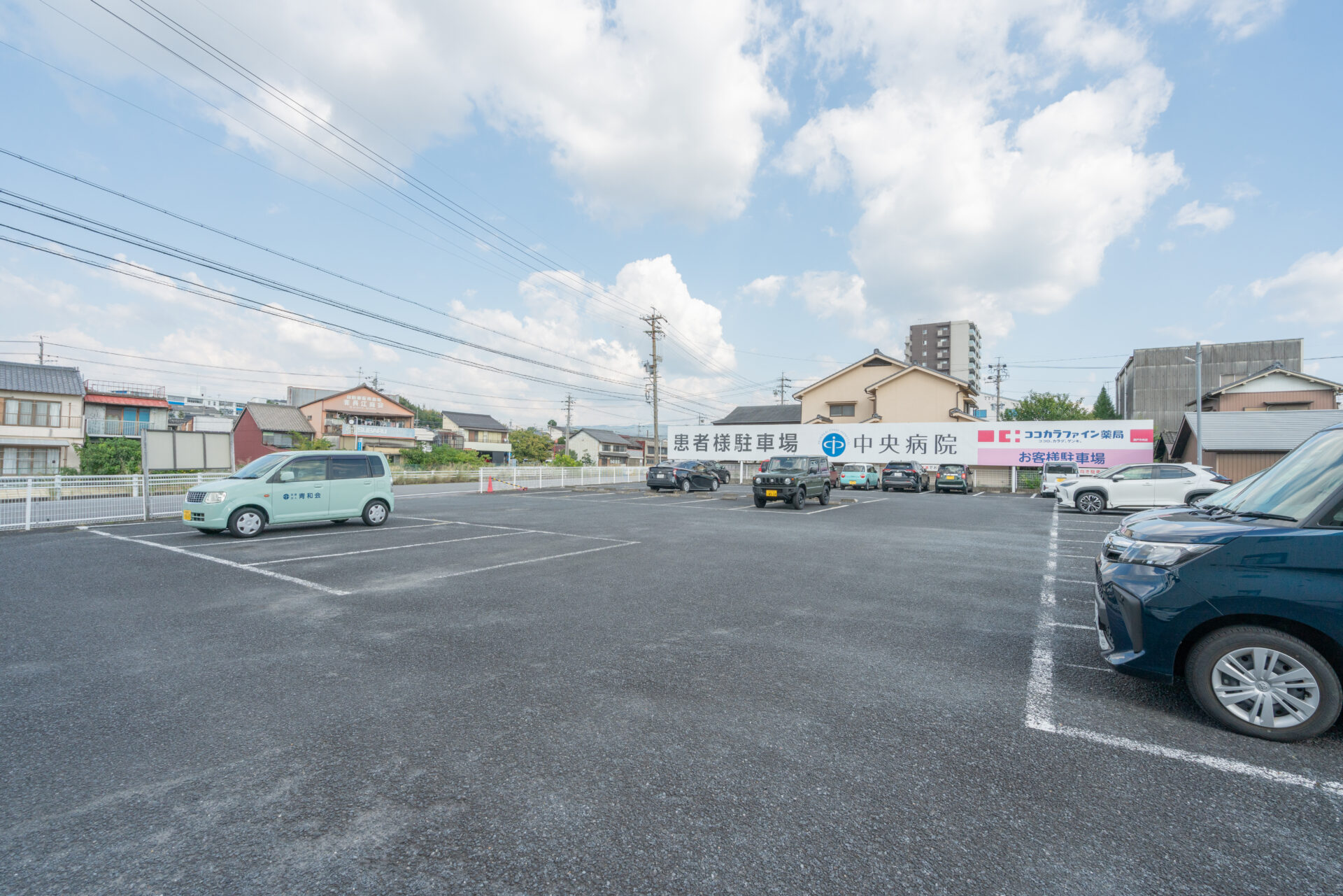 公式「交通アクセス」に掲載される中央病院の患者様駐車場