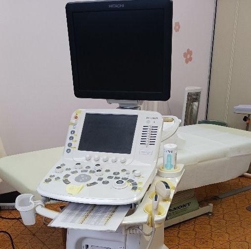 公式「院内のご案内」に掲載される超音波診断装置