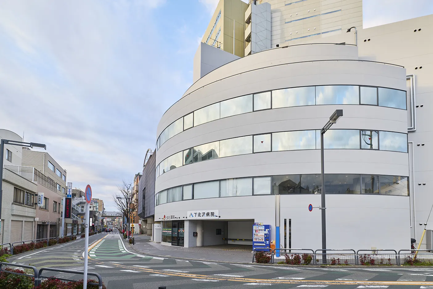 公式病院紹介に掲載された下北沢病院の建物外観