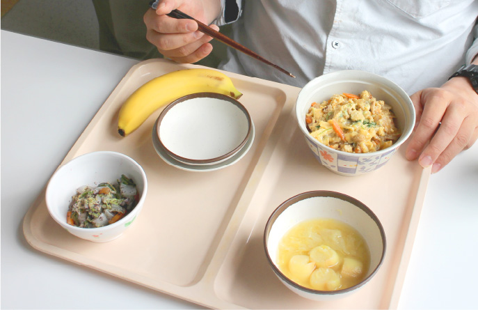公式「当院の特徴」に掲載された療養生活の食事。