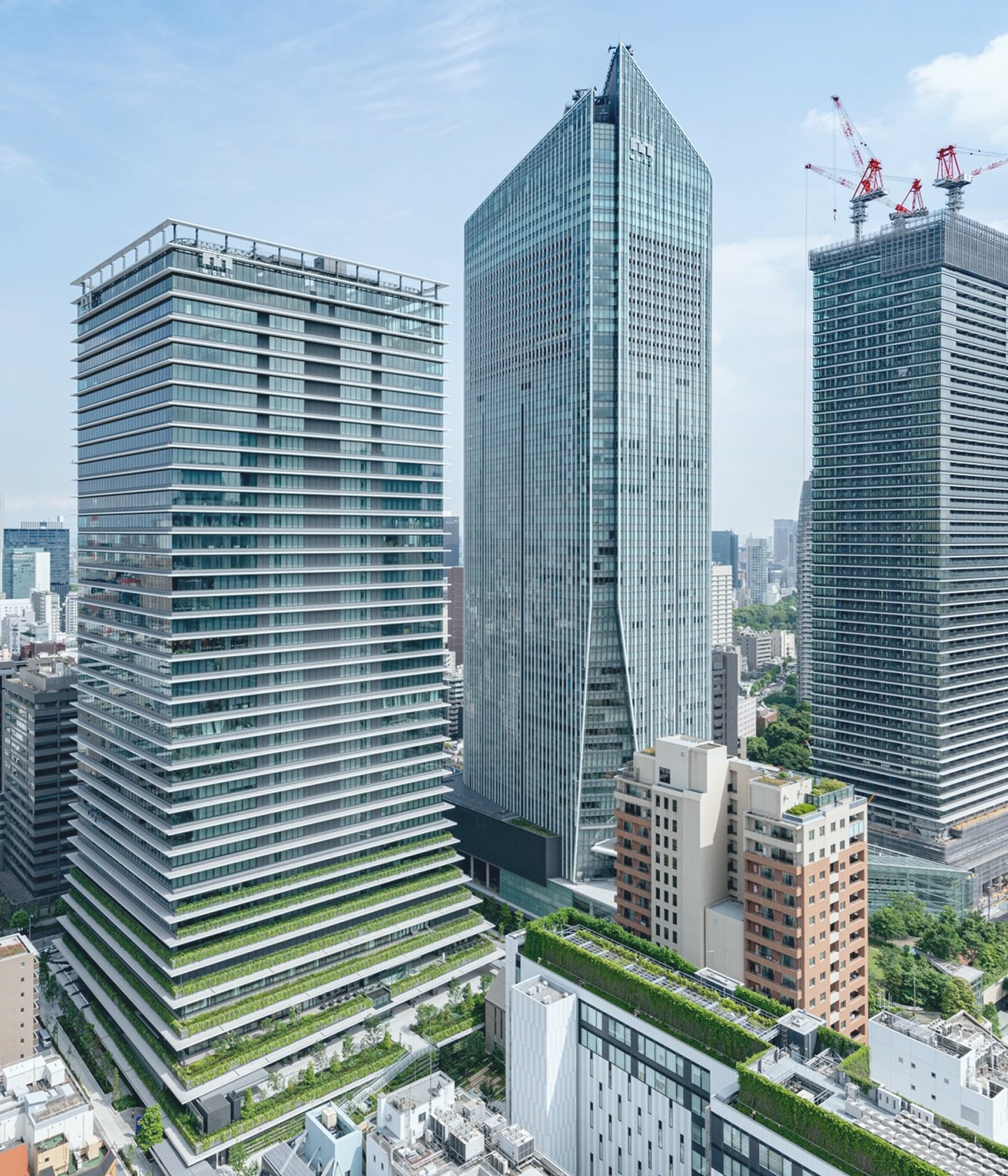 公式採用トップページ由来のみなとみらい高層ビル画像