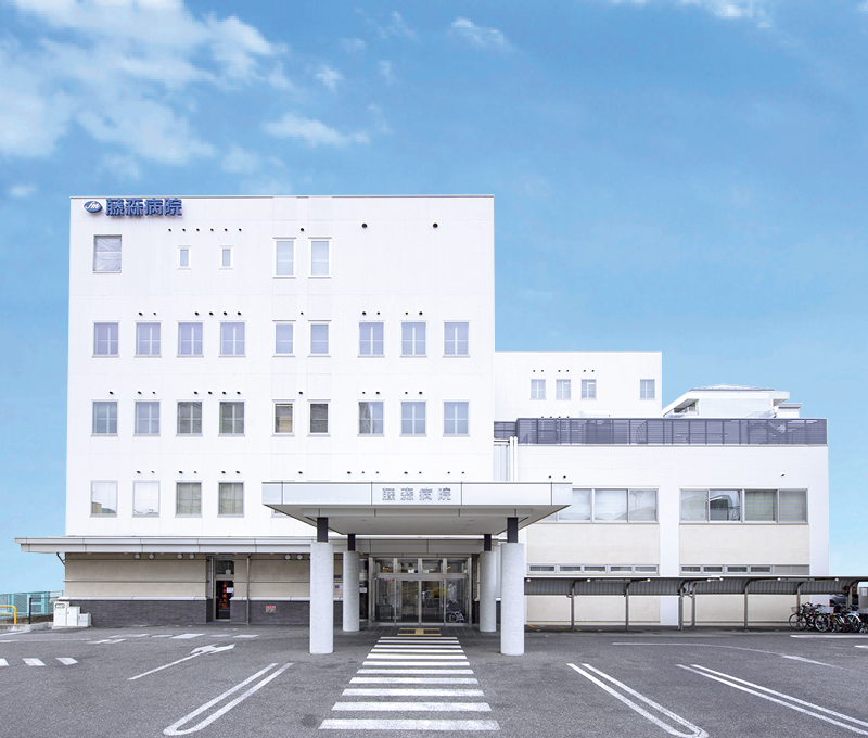公式トップに掲載された病院正面とエントランス