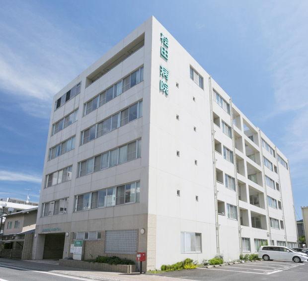 公式「当院について」に掲載される桧田病院の建物外観