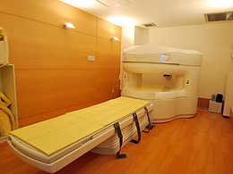 公式設備紹介に掲載されたMRI