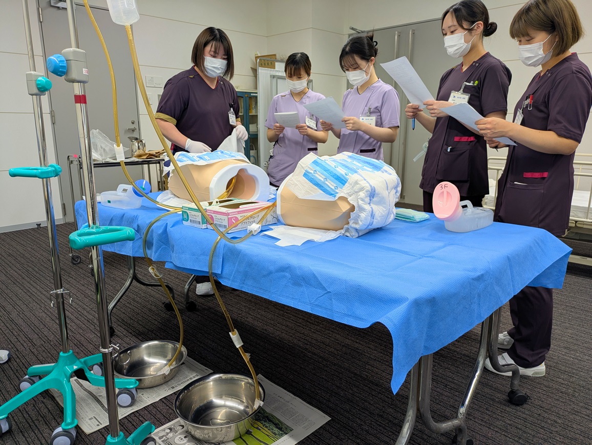 公式看護部教育ページに掲載されたスタッフの実技研修
