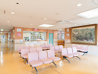 公式外来診療ページに掲載された今立中央病院の待合