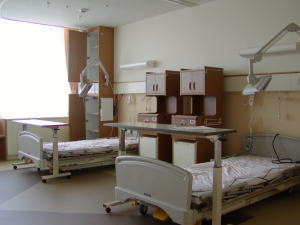 公式院内概要に掲載された無人の4床病室