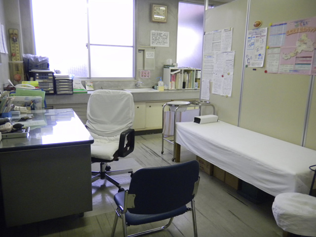 公式病院概要に掲載された無人の診察室