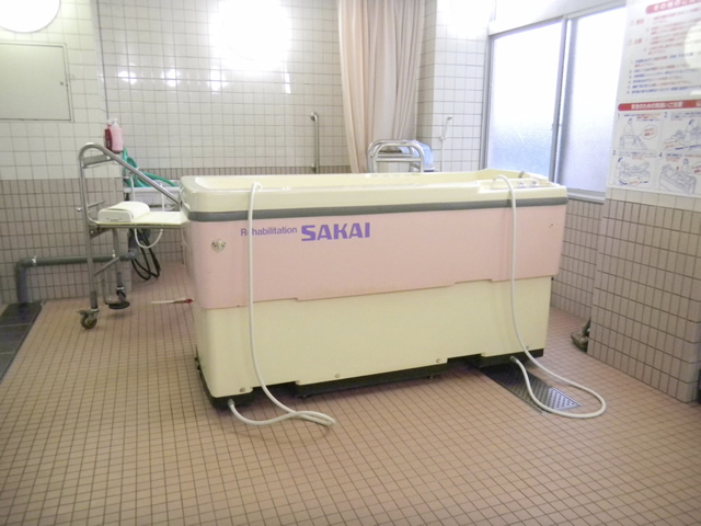公式病院概要に掲載された無人の浴室