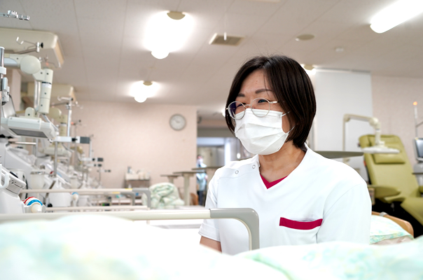 透析室で勤務する看護師