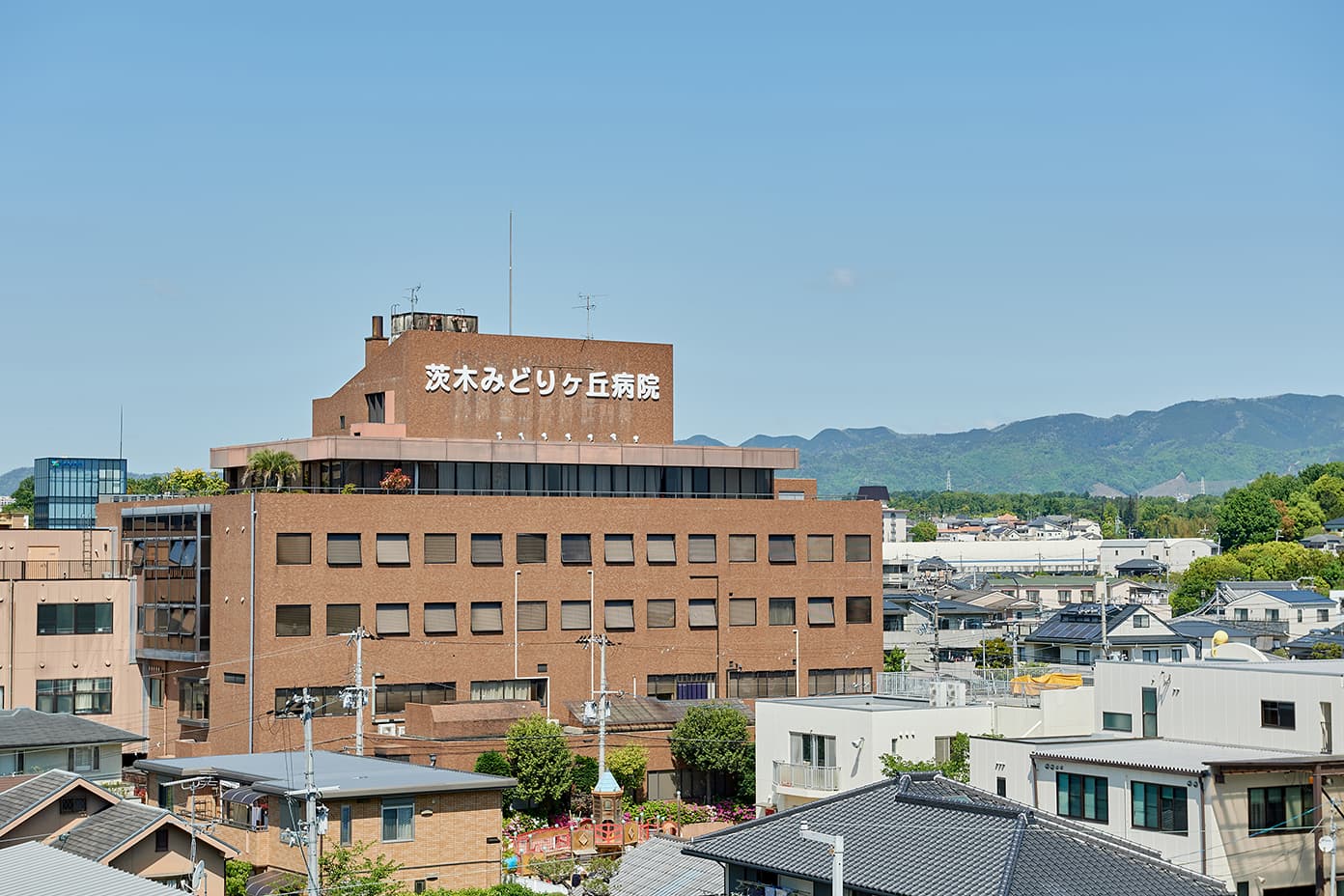 茨木みどりヶ丘病院の建物外観