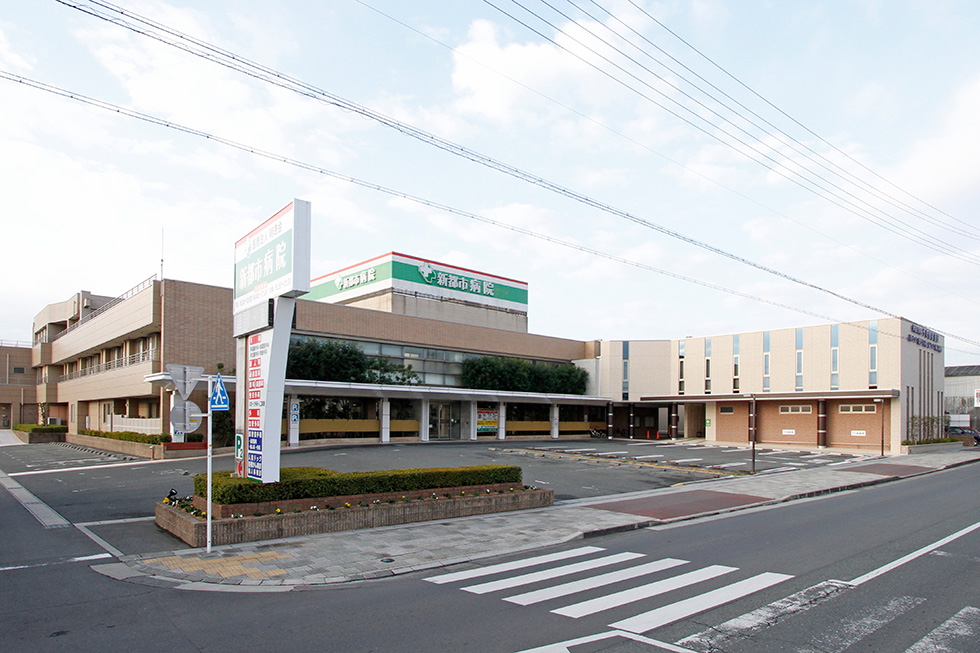 公式施設ギャラリーに掲載された新都市病院の建物外観