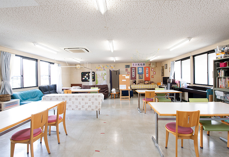 公式部門紹介に掲載された無人の病棟共有スペース