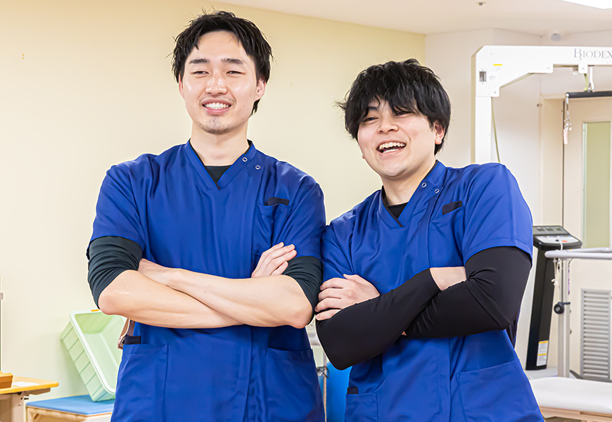リハビリテーション室でのスタッフ