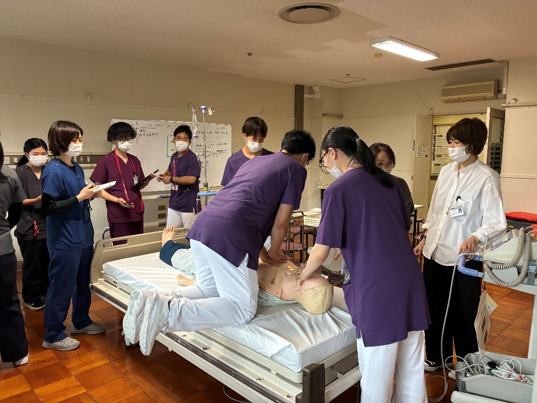 看護部ニュース掲載のICLS院内研修の様子