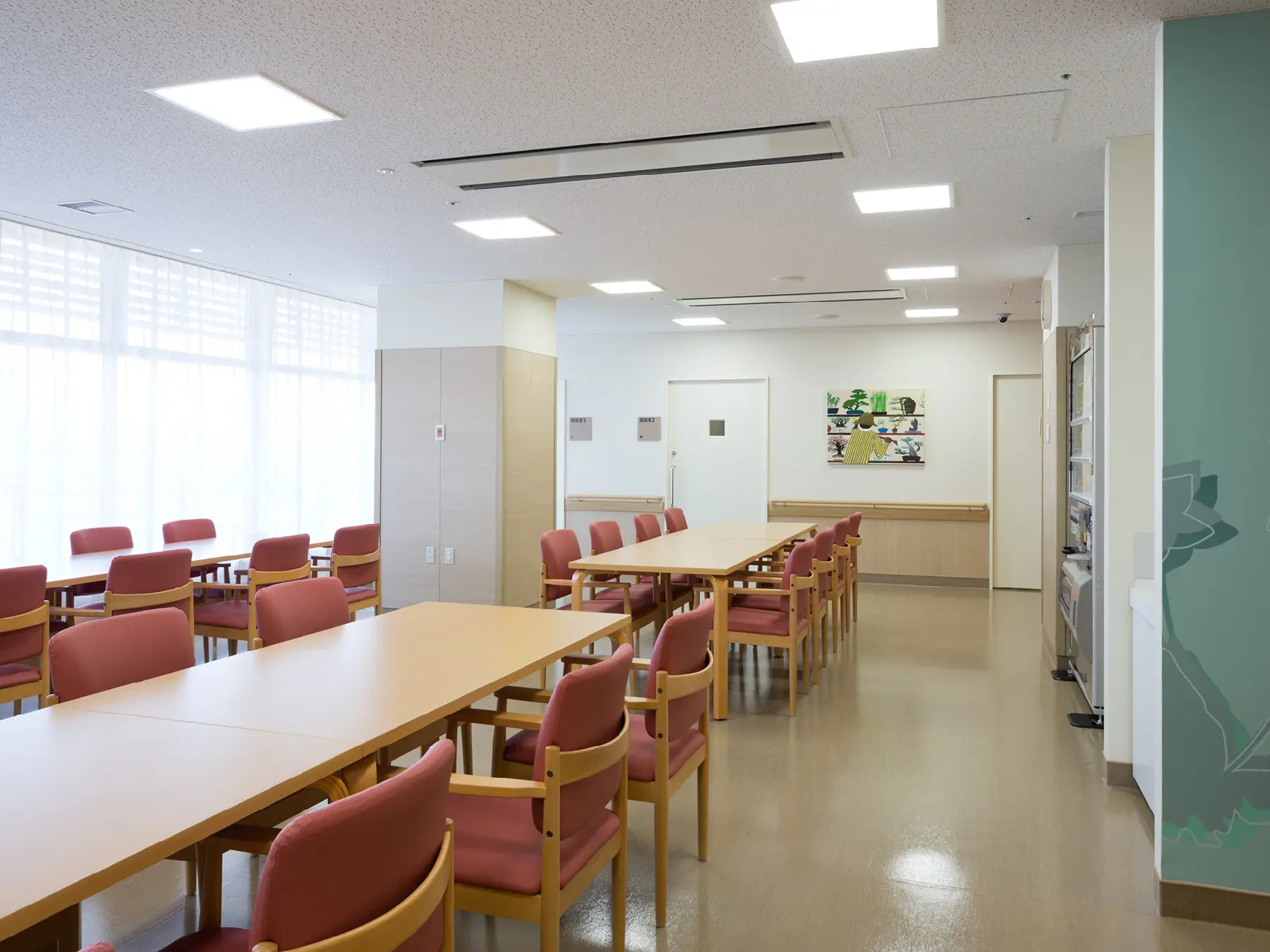 東京都健康長寿医療センターの病棟デイルーム