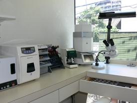 公式のクリニック紹介に掲載された院内技工室