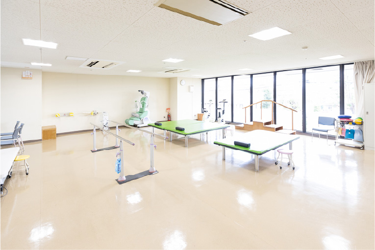 人物のいないリハビリテーション室