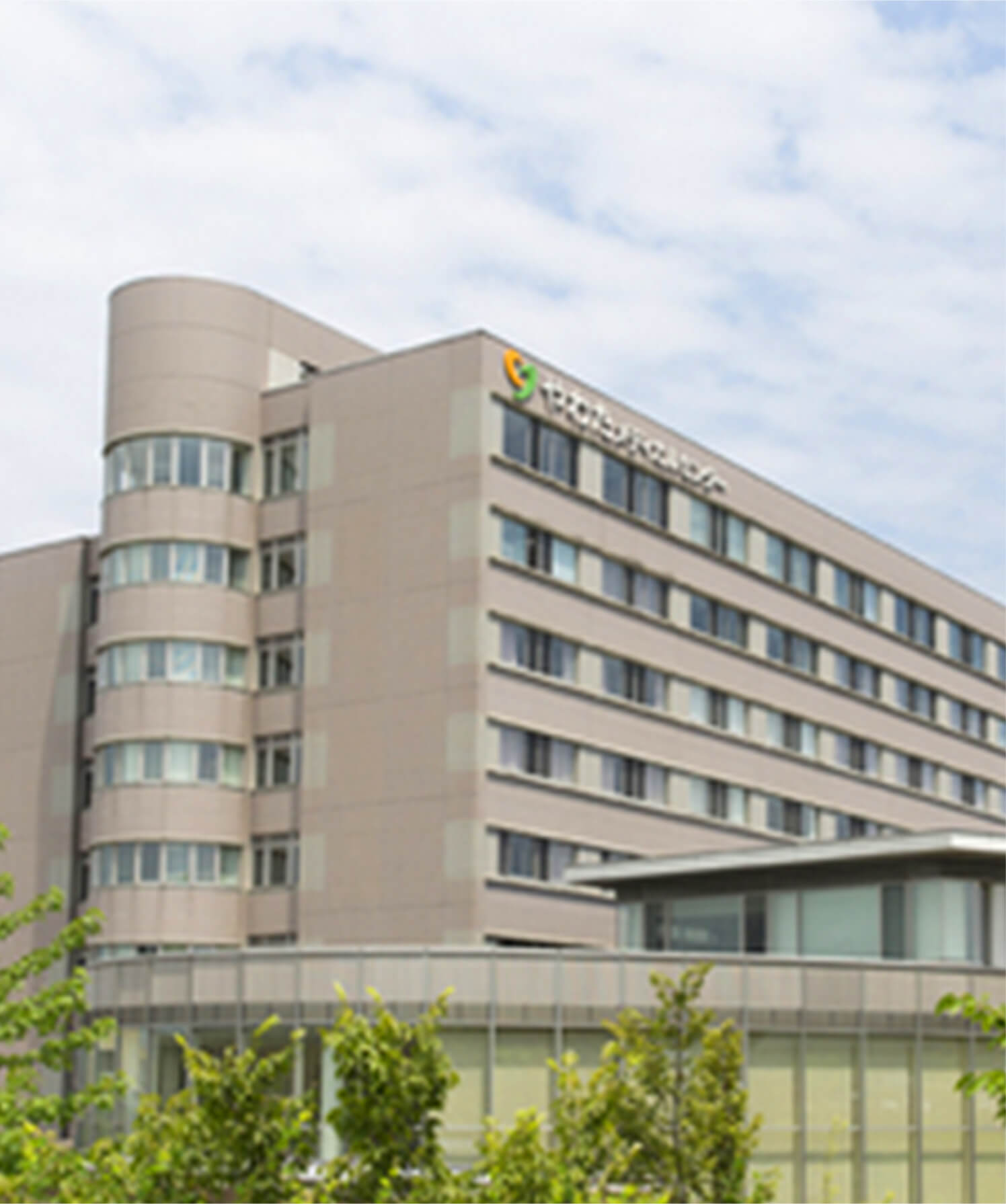 公式採用サイトに掲載された院内で働くスタッフ。