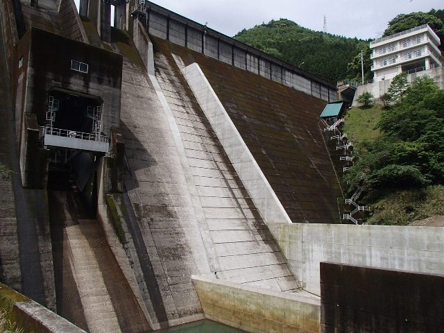 祝子ダム導流壁工事