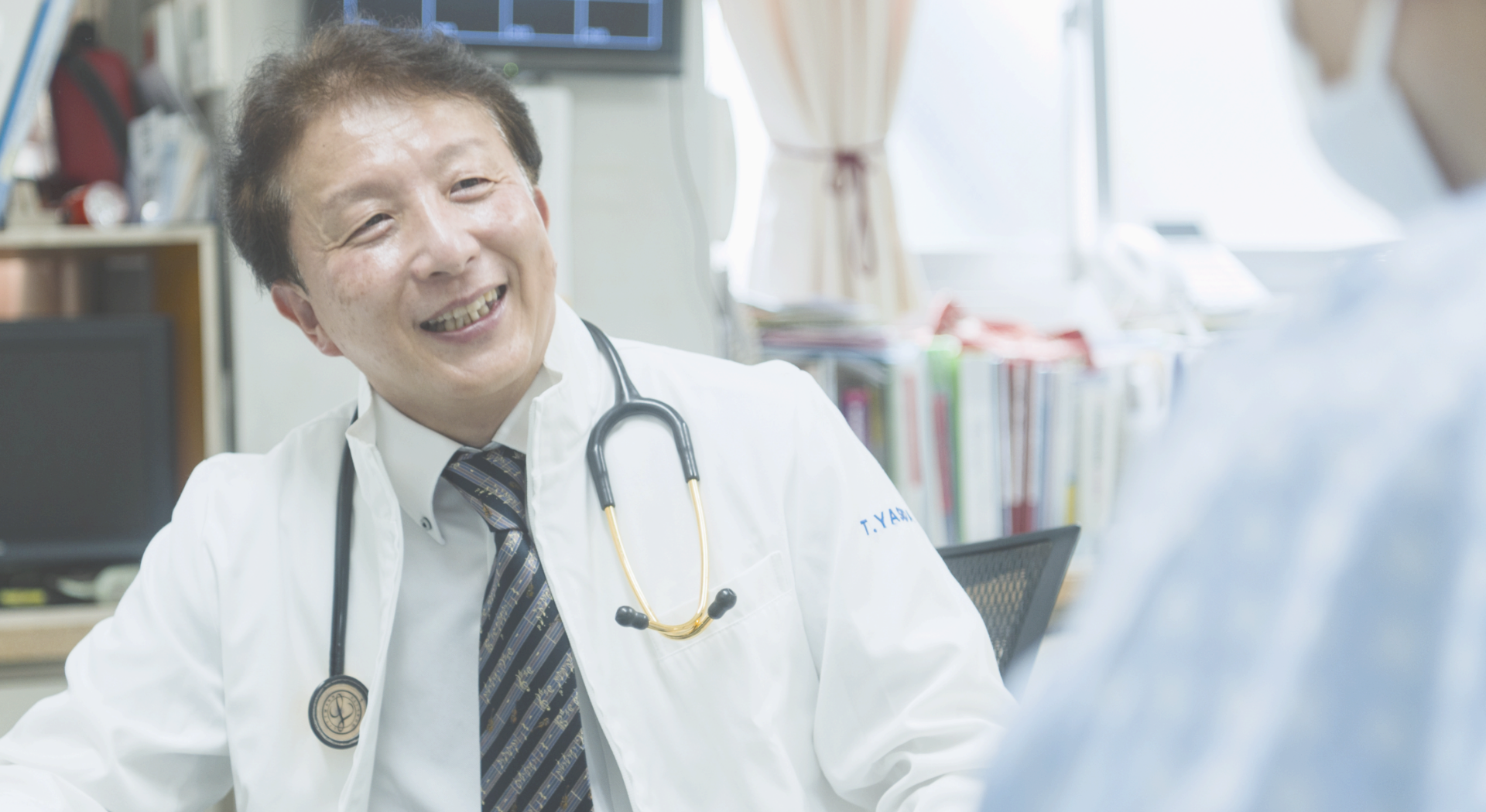 医師が患者と向き合う診療の様子
